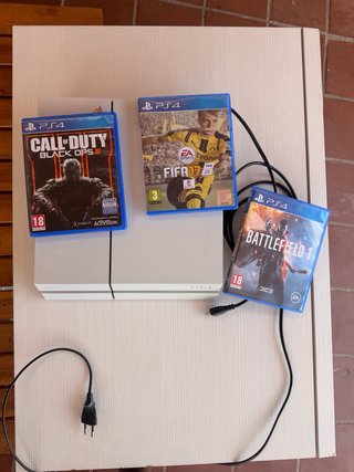 PS4 + 3 Juegos: Call of Duty, FIFA 17, Battlefield