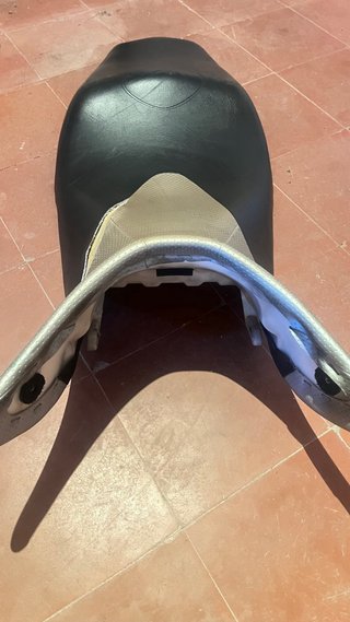 Asiento Suzuki GSR 600