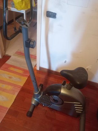 Panca, pesi, palestra multifunzione completa