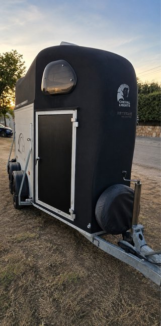 Remolque caballos Cheval Liberté aluminio