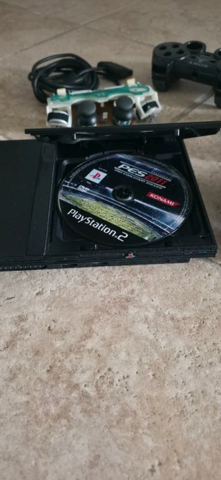 Playstation 2 + PES 2011