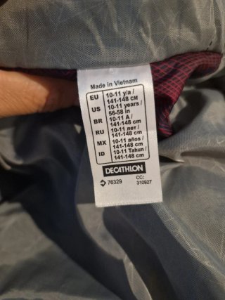 Chaqueta Quechua Morado/Rojo talla 10-11 años