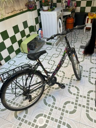 Bicicleta de paseo negra