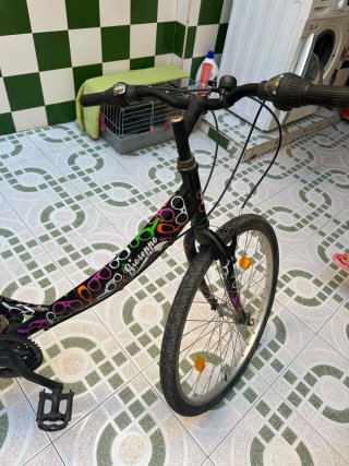 Bicicleta de paseo negra