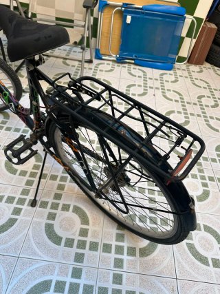 Bicicleta de paseo negra