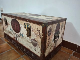 Baúl decorativo mapa antiguo globos