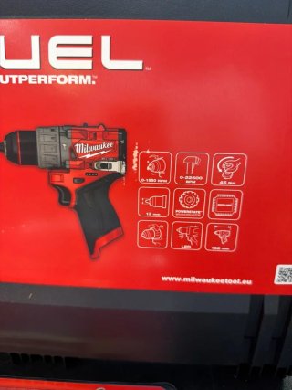 Kit M12 FUEL Milwaukee con Accesorios