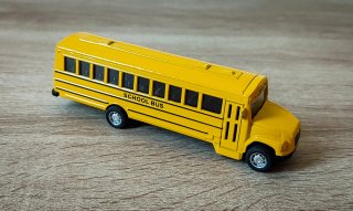 Modellino School Bus Americano Scala 1:43