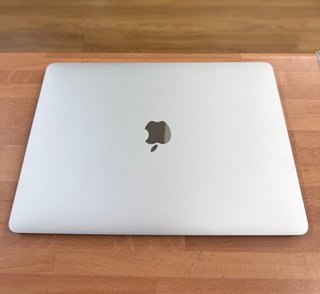 MacBook Air 2019 13” i5 8GB RAM 256GB