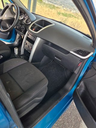 Peugeot 207 2011