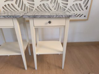 Mesitas de noche Ikea blancas y grises
