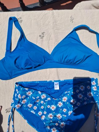 Bikini Rae Curvy: Top 3XL + Braguita Flores 4XL