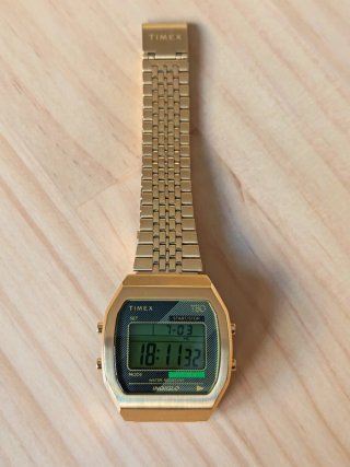 Reloj Timex T80 Dorado