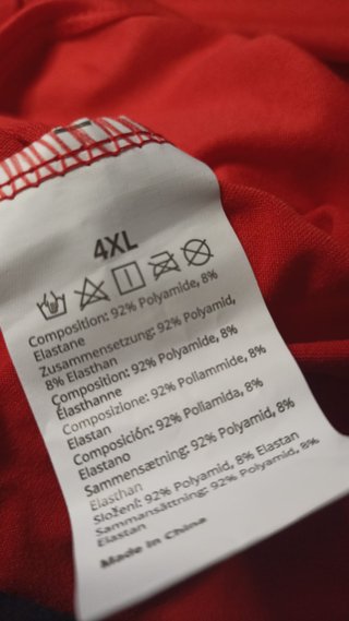 Conjunto camiseta y pantalón estampado