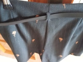Falda pantalón Reserved negra con cinturón