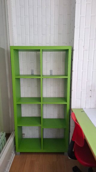 Estantería verde 8 cubos