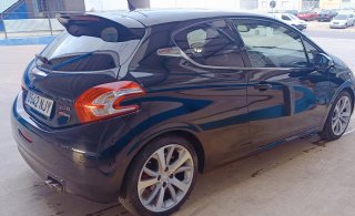Peugeot 208 2012