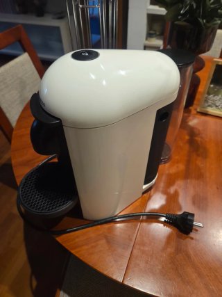 Cafetera Nespresso vertuo plus