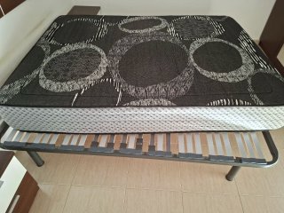 Colchón de viscoelastica y somier 150x200cm