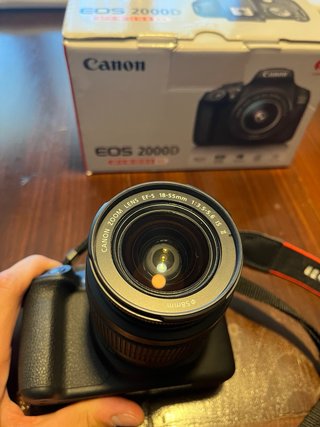 Canon EOS 2000D Kit Obiettivo