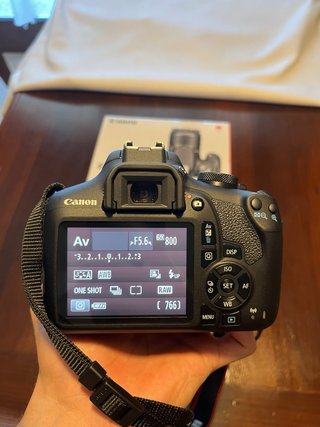Canon EOS 2000D Kit Obiettivo