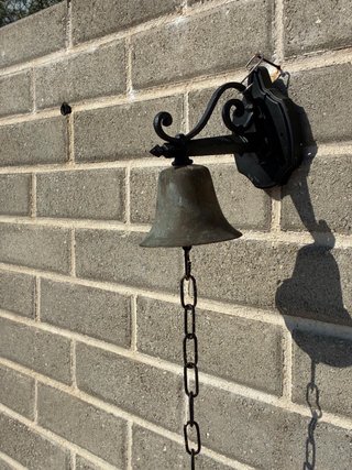 Campana antica in bronzo