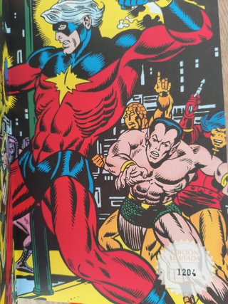 MARVEL LIMITED EDITION CAPITAN MARVEL METAMORFOSIS