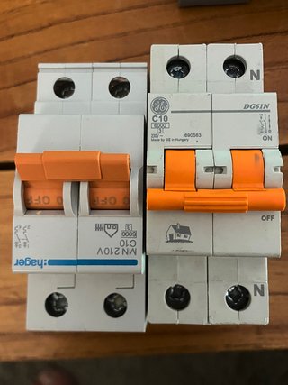 18 Interruptor, diferencial, magnétotermico nuevos