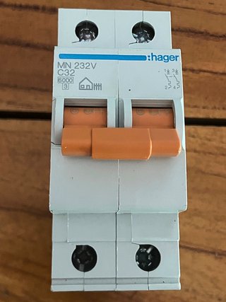 18 Interruptor, diferencial, magnétotermico nuevos
