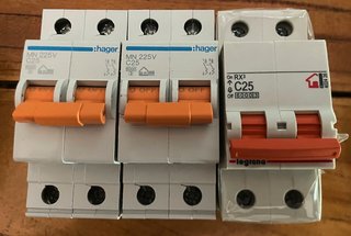 18 Interruptor, diferencial, magnétotermico nuevos