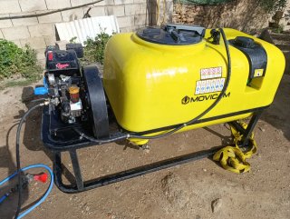Sulfatadora Movicam con motor gasolina