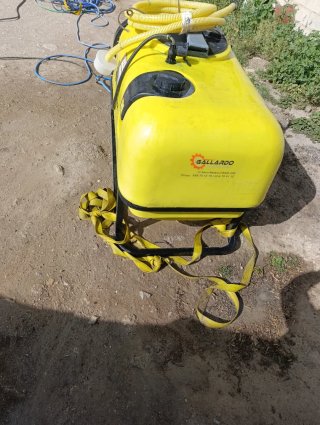 Sulfatadora Movicam con motor gasolina