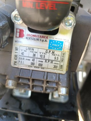 Sulfatadora Movicam con motor gasolina