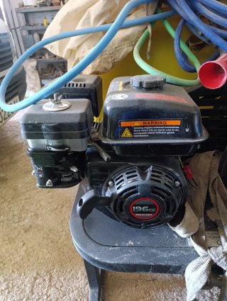 Sulfatadora Movicam con motor gasolina