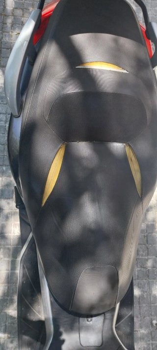 Yamaha Maxi Scooter Negra