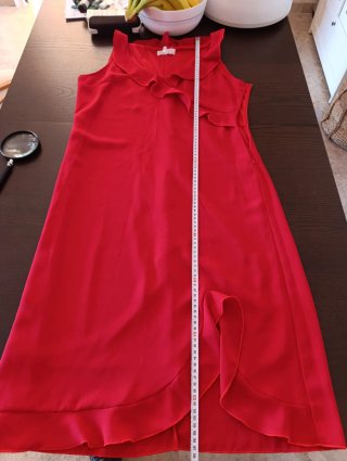 Vestido elegante rojo con volantes