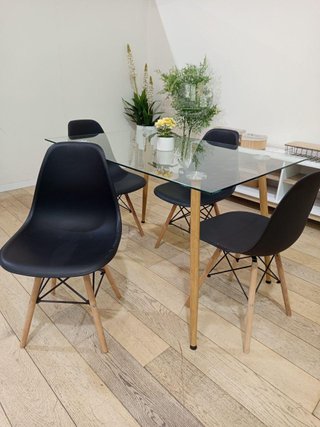 Mesa Cristal Templado + 4 sillas