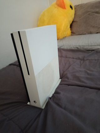 Xbox One S + Controller + 2 Giochi