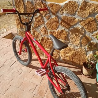 Bicicleta BMX Btwin 320 Whip Roja