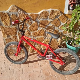 Bicicleta BMX Btwin 320 Whip Roja