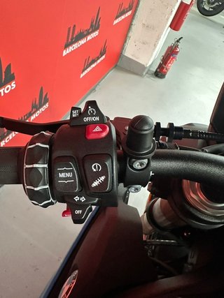 BMW S 1000 R DEL AÑO 2025 !!! COMO NUEVA !!!