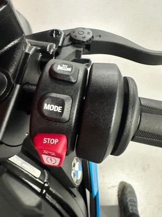 BMW S 1000 R DEL AÑO 2025 !!! COMO NUEVA !!!