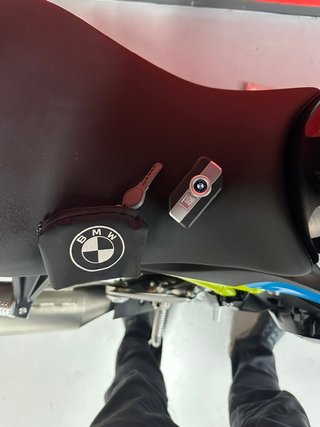 BMW S 1000 R DEL AÑO 2025 !!! COMO NUEVA !!!