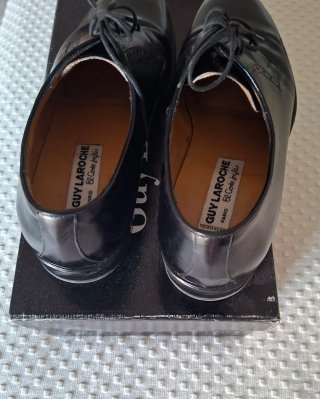 Zapatos de vestir Guy Laroche negros
