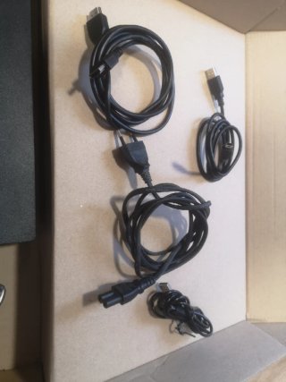 PS3 Slim 320GB Amazon Refurbished + 2 Mandos