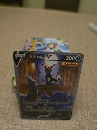 Carta Pokémon UmbreonV 200 PS Golpe Brusco