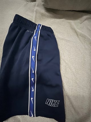 Pantalón corto Nike azul marino