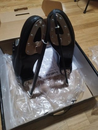 Botas de patinaje artístico sobre hielo
