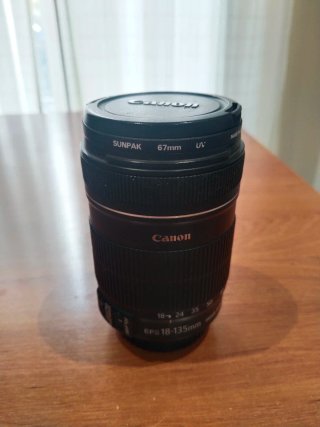 Canon EOS 600D + Lente 18-135mm + Accesorios