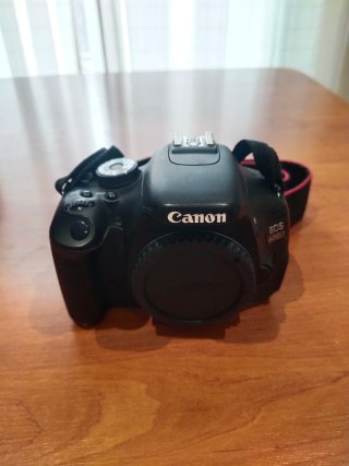 Canon EOS 600D + Lente 18-135mm + Accesorios